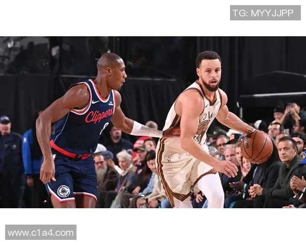 快船与勇士激战正酣库里精彩瞬间图片回顾